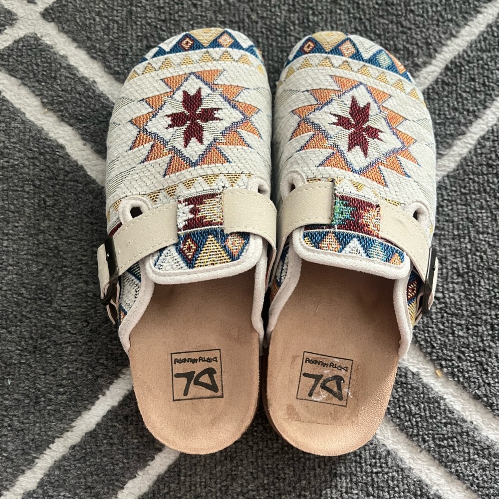 Aztec Patterned Slip-On Clogs - Picture 2 of 2